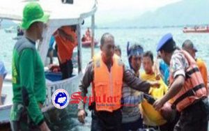 Warga Gili Raja Digegerkan Penemuan Mayat Dalam Perahu