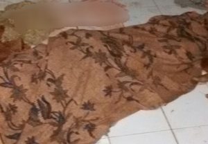 Tidur di Teras Rumah Pria Ini di Bacok Orang Bertopeng