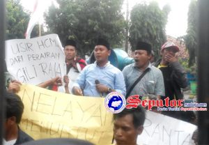 Tolak HCML Beroperasi, Warga Pulau Giliraja Sumenep Demo Pemkab Sumenep