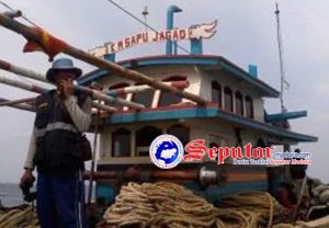 Asik Tangkap Ikan di Zona Terlarang Dua Kapal Probolinggo di Amankan Warga Sapudi Sumenep