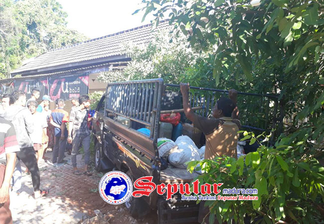 Penunggu Angkutan Umum Tewas Ditabrak Mobil Pick Up Bermuatan Sapi