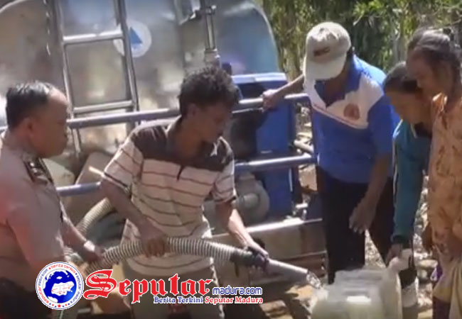 Dua Desa di Sumenep di Dropping Air Bersih