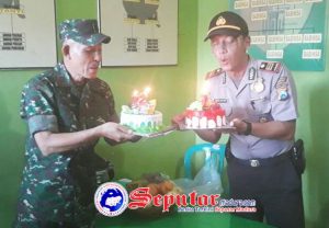 Danramil dan Kapolsek Kalianget Tiup Lilin di HUT TNI Ke 72