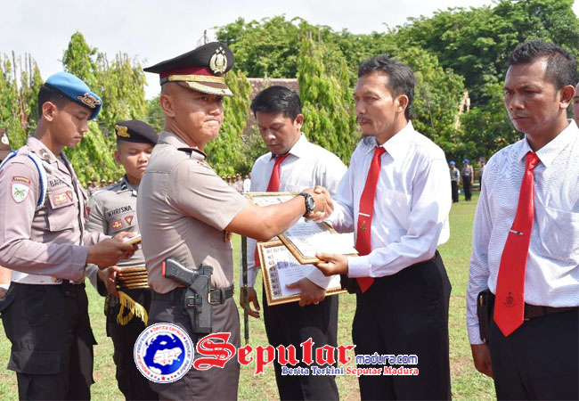 Apresiasi Kinerja Anggotanya Kapolres Sumenep Beri Penghargaan 11 Personil Satreskrim