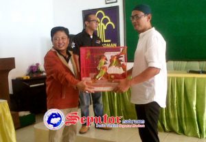 Ide Kreatif Anggota DPRD Sumenep Dari Gerindra Beri Bantuan Burung Love Bird ke Warga Binaan Rutan