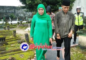 https://seputarmadura.com/wp-content/uploads/2018/03/Khofifah-ke-Sumenep-Murni-Ziarah-ke-Makam-Raja-Raja-di-Asta-Tinggi.jpg