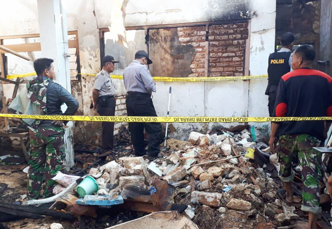 https://seputarmadura.com/wp-content/uploads/2018/10/Babinsa-Sumenep-Selalu-Waspada-Dengan-Kejadian-Di-Wilayah-Binaan.jpg