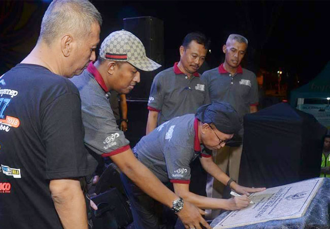https://seputarmadura.com/wp-content/uploads/2018/11/Pemkab-Sumenep-Resmikan-Taman-Potre-Koneng.jpg