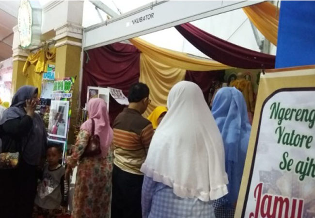 https://seputarmadura.com/wp-content/uploads/2018/11/Wirausaha-Muda-Sumenep-Ikut-Andil-Pasarkan-Produk-di-Peringatan-HGN-2018.jpg