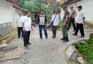 https://seputarmadura.com/wp-content/uploads/2018/12/Batituud-Ramil-Pragaan-Hadiri-Kegiatan-Monev-Realisasi-ADD-DD.jpg