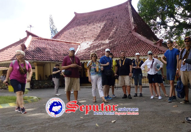 https://seputarmadura.com/wp-content/uploads/2018/12/Jumlah-Kunjungan-Wisman-ke-Sumenep-di-2018-Dibawah-Target.jpg