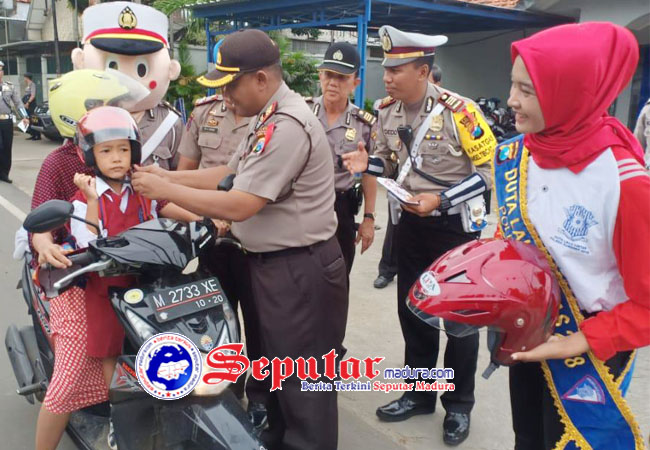 https://seputarmadura.com/wp-content/uploads/2019/01/Ajak-Kaum-Millenial-Taat-Berlalu-lintas-Kapolres-Sumenep-Turun-Jalan.jpg