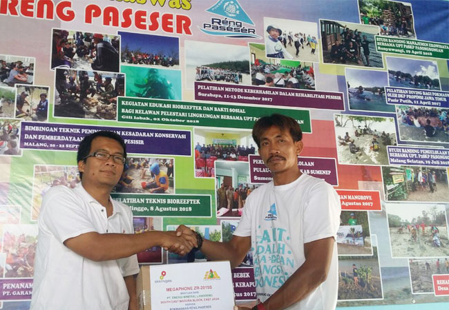 https://seputarmadura.com/wp-content/uploads/2019/01/KKKS-EML-Salurkan-Bantuan-Fasilitas-Edukasi-ke-Pokmaswas-Rèng-Paseser-Kecamatan-Saronggi.jpg