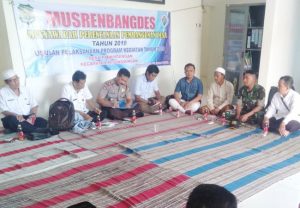 https://seputarmadura.com/wp-content/uploads/2019/01/Memajukan-Desa-Anggota-Koramil-0827-11-Pasongsongan-dan-Polsek-Membaur-di-Musrenbangdes.jpg