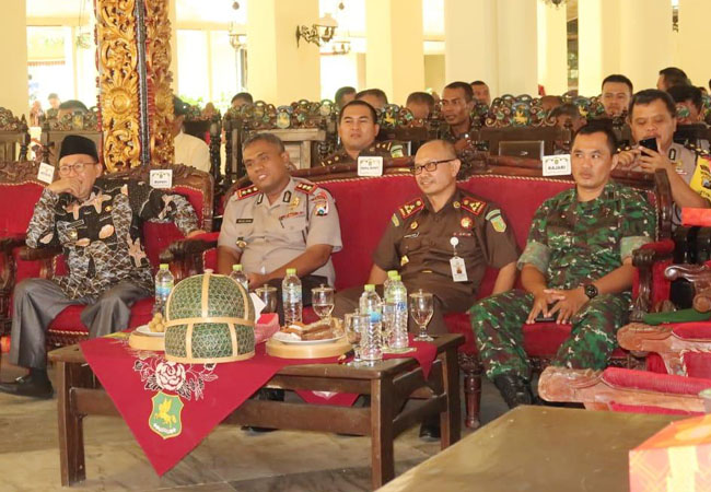 https://seputarmadura.com/wp-content/uploads/2019/01/Perwira-Kodim-Sumenep-Hadiri-Acara-Temu-Sambut-Ketua-Pengadilan-Negeri.jpg