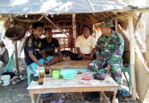https://seputarmadura.com/wp-content/uploads/2019/02/Babinsa-Sapudi-Tingkatkan-Komsos-Ciptakan-Keamanan-dan-Perdamaian-Untuk-NKRI.jpg