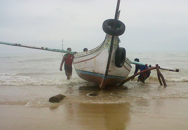 https://seputarmadura.com/wp-content/uploads/2019/02/Dikabarkan-Hilang-Lima-Nelayan-di-Sumenep-Ternyata-Terbawa-Arus-ke-Situbondo.jpg