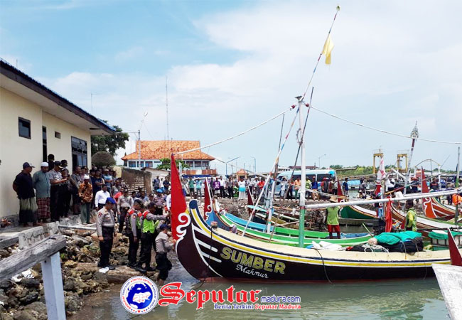 https://seputarmadura.com/wp-content/uploads/2019/02/Tangkap-Ikan-Pakai-Sarkak-Sesama-Nelayan-di-Sumenep-Konflik.jpg