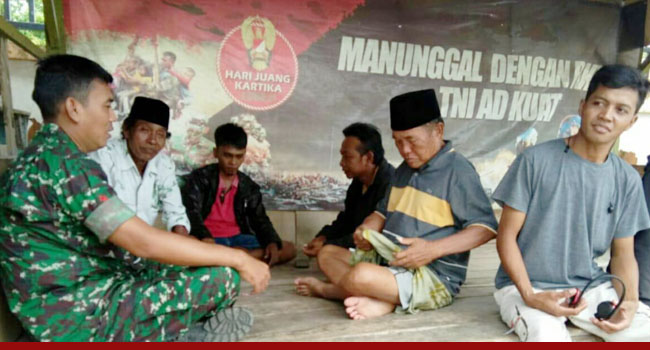 https://seputarmadura.com/wp-content/uploads/2019/02/Ujung-Tombak-Satuan-Komando-Kewilayahan-Babinsa-Sogian-Gelar-Komsos-Bersama-Warga.jpg