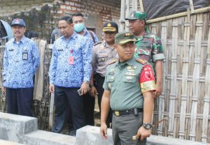 https://seputarmadura.com/wp-content/uploads/2019/03/H-1-Upacara-Penutupan-TMMD-104-Kodim-0827-Sumenep-Ini-Hasil-Capaian-Sasaran-100-persen.jpg