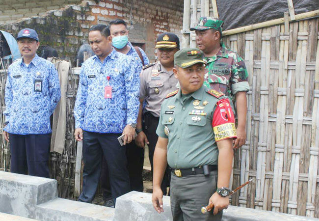 https://seputarmadura.com/wp-content/uploads/2019/03/H-1-Upacara-Penutupan-TMMD-104-Kodim-0827-Sumenep-Ini-Hasil-Capaian-Sasaran-100-persen.jpg