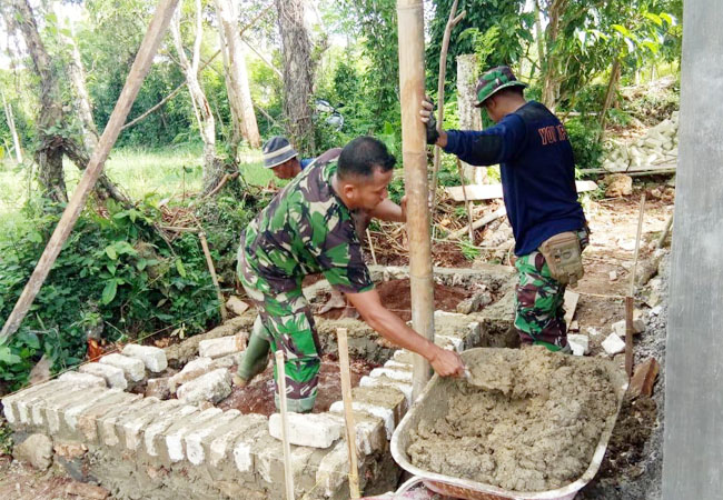 https://seputarmadura.com/wp-content/uploads/2019/03/Sukseskan-TMMD-ke-104-di-Sumenep-Prajurit-Yonzipur-Diterjunkan.jpg