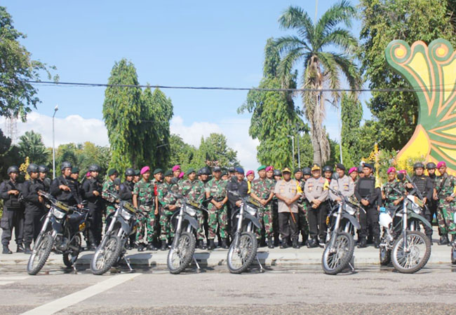 https://seputarmadura.com/wp-content/uploads/2019/04/Kasdim-0827-Bersama-Kapolres-Sumenep-Pantau-Pasukan-BKO.jpg