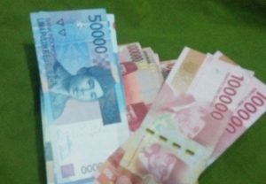 https://seputarmadura.com/wp-content/uploads/2019/05/Ribuan-Karyawan-Perusahaan-Kecil-di-Sumenep-Masih-Terima-Gaji-di-Bawah-UMK.jpg