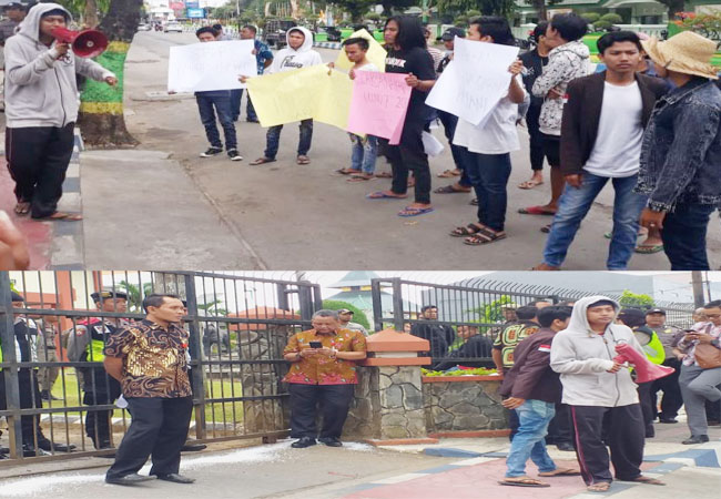 https://seputarmadura.com/wp-content/uploads/2019/07/Aliansi-Pemuda-dan-Petambak-Garam-Demo-Gedung-Dewan-Sumenep.jpg