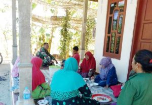 https://seputarmadura.com/wp-content/uploads/2019/08/Babinsa-Koramil-0827-04-Bluto-Melaksanakan-Komsos-Dengan-Warga-Binaan.jpg