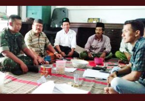 https://seputarmadura.com/wp-content/uploads/2019/08/Balai-Desa-Errabu-Dijadikan-Tempat-Komsos-Babinsa-Koramil-0827-04-Bluto-Dengan-Tokoh-Masyarakat.jpg