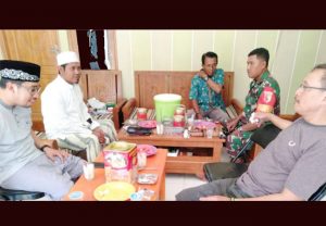 https://seputarmadura.com/wp-content/uploads/2019/08/Silaturahmi-ke-Kades-Bentuk-Komsos-Yang-Dilakukan-Babinsa-Koramil-0827-21-Raas-.jpg