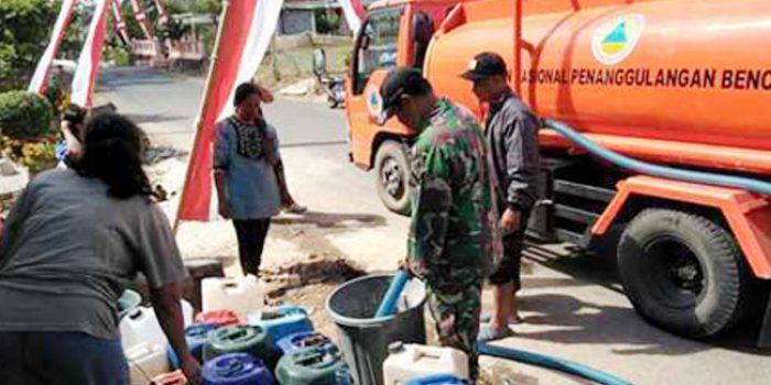 https://seputarmadura.com/wp-content/uploads/2019/09/BPBD-Sampang-Akui-Hanya-Satu-Tangki-Untuk-Satu-Desa-Bantuan-Air-Bersih.jpg