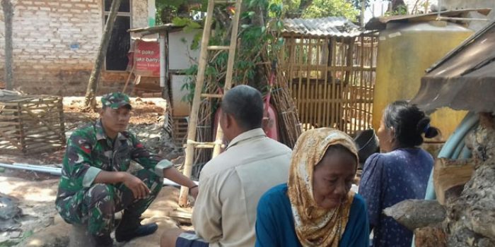 https://seputarmadura.com/wp-content/uploads/2019/10/Babinsa-Koramil-Bluto-Ajak-Warga-Binaannya-Pelihara-Kerukunan-Hidup-.jpg