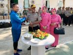 https://seputarmadura.com/wp-content/uploads/2019/10/HUT-TNI-ke-74-Kapolres-Beri-Kejutan-Kue-dan-Nasi-Tumpeng-ke-Makodim-Sumenep.jpg