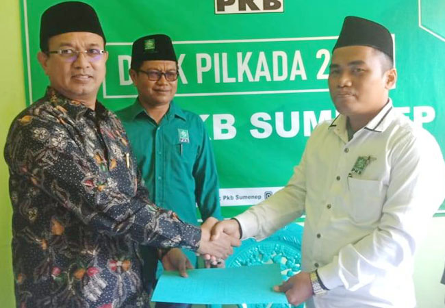 https://seputarmadura.com/wp-content/uploads/2019/10/Perdana-KH-Unais-Ali-Hisyam-ambil-Formulir-Bacabup-di-PKB-Sumenep.jpg