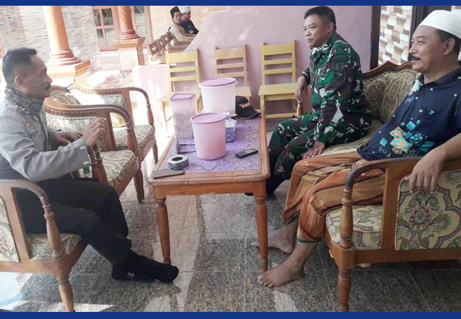 https://seputarmadura.com/wp-content/uploads/2019/10/Sinergitas-Babinsa-Bersama-Kapolsek-Sapudi-Melaksanakan-Komsos.jpg