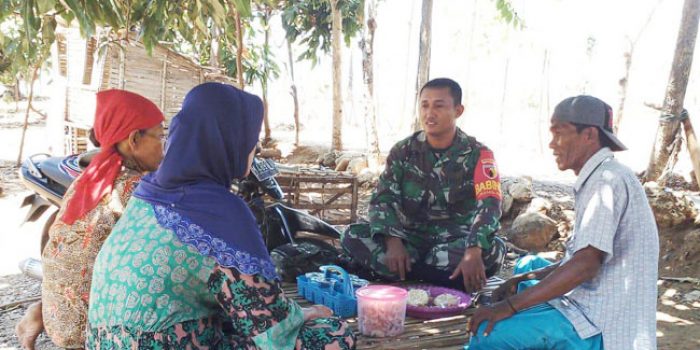 https://seputarmadura.com/wp-content/uploads/2019/11/Babinsa-Kodim-Sumenep-Selalu-Tunjukkan-Sinergitas-TNI-Rakyat-.jpg