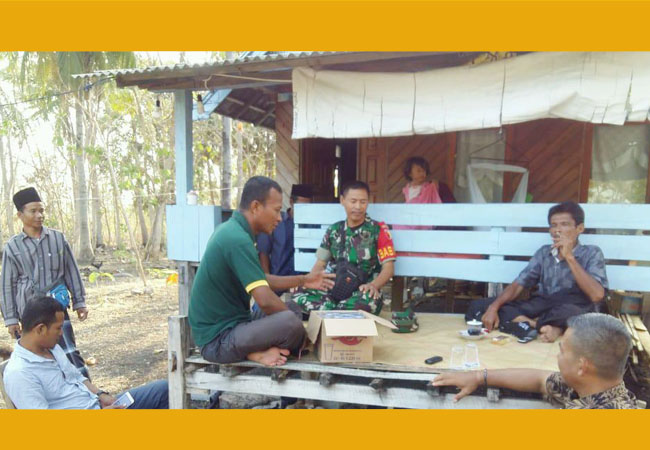 https://seputarmadura.com/wp-content/uploads/2019/11/Pantau-Perkembangan-Wilayah-Dengan-Komsos-Babinsa-Bersama-Warga-di-Pulau-Sapeken.jpg