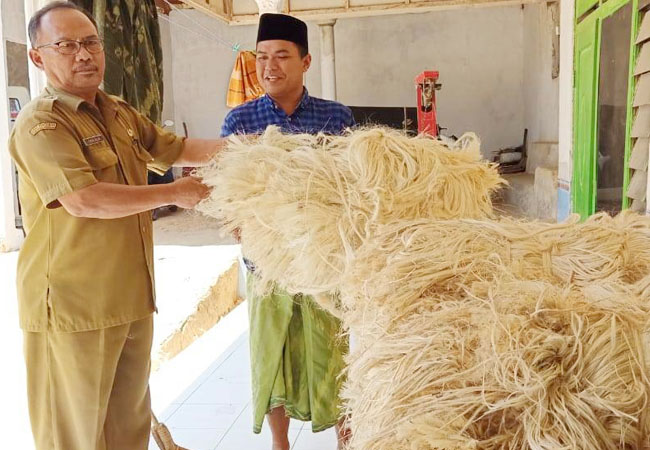 https://seputarmadura.com/wp-content/uploads/2019/12/Bantuan-DBHCHT-Mampu-Meningkatkan-Ekonomi-Kelompok-Tani.jpg