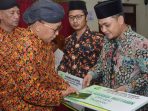 https://seputarmadura.com/wp-content/uploads/2019/12/Bantuan-Untuk-Pendidikan-Diniyah-dan-Guru-Swasta-di-Sumenep-Disalurkan.jpg