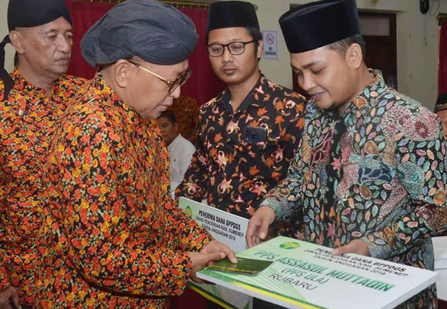https://seputarmadura.com/wp-content/uploads/2019/12/Bantuan-Untuk-Pendidikan-Diniyah-dan-Guru-Swasta-di-Sumenep-Disalurkan.jpg