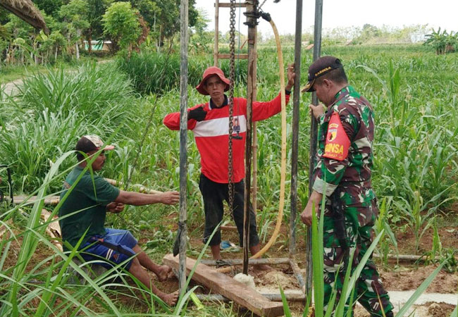 https://seputarmadura.com/wp-content/uploads/2019/12/Keakraban-TNI-Dengan-Masyarakat-Sumenep-Dijalin-Lewat-Karya-Bakti-Babinsa.jpg
