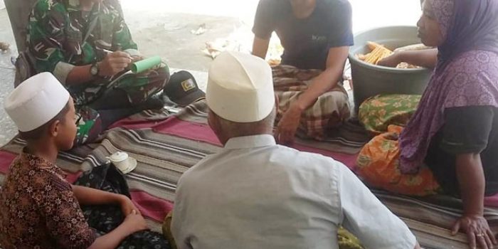 https://seputarmadura.com/wp-content/uploads/2019/12/Komsos-Jadi-Rutinitas-Babinsa-Koramil-Rubaru-Untuk-Interaksi-Dengan-Warga.jpg
