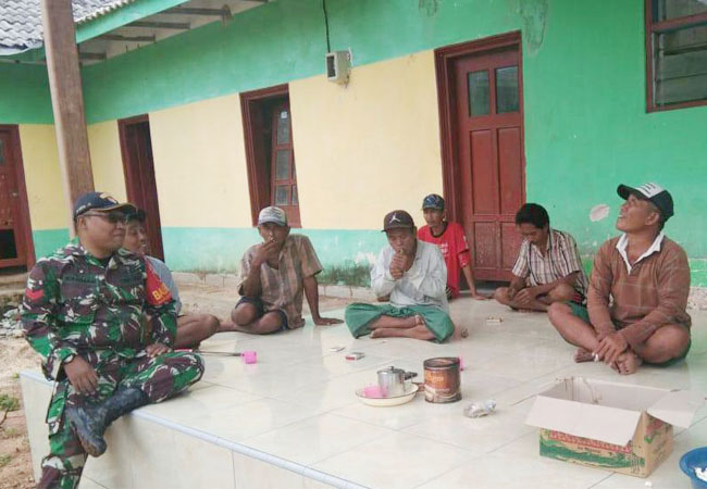 https://seputarmadura.com/wp-content/uploads/2020/01/Desa-Aman-Berkat-Komsos-Babinsa-Koramil-Sapudi-Secara-Rutin.jpg