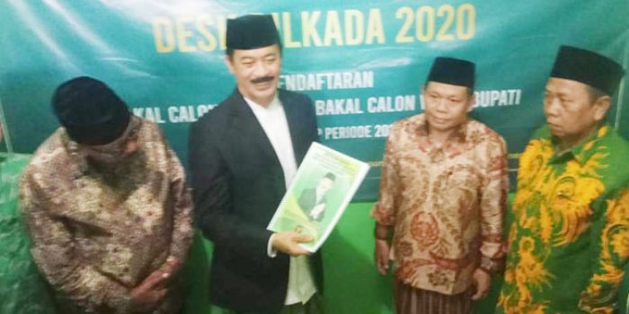 https://seputarmadura.com/wp-content/uploads/2020/01/Fattah-Jasin-Juga-Mendaftar-Bacabup-ke-DPC-PPP-Sumenep-.jpg