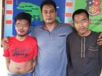 https://seputarmadura.com/wp-content/uploads/2020/01/Ibnu-Hajar-Bersama-Rekannya-Meringkuk-di-Polsek-Kangayan.jpg