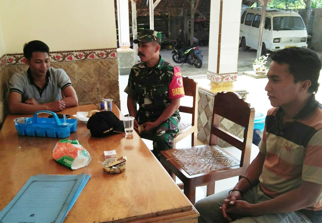https://seputarmadura.com/wp-content/uploads/2020/03/Ciptakan-Kedekatan-Dengan-Warga-Melalui-Komsos-Babinsa-Koramil-Saronggi.jpg