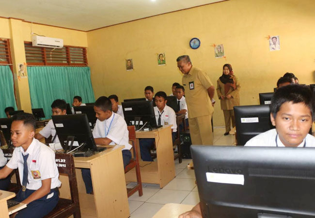https://seputarmadura.com/wp-content/uploads/2020/03/Disdik-Sumenep-Menganggap-Simulasi-Penting-Dilakukan-Sebagai-Cermin-Keberhasilan-UNBK.jpg