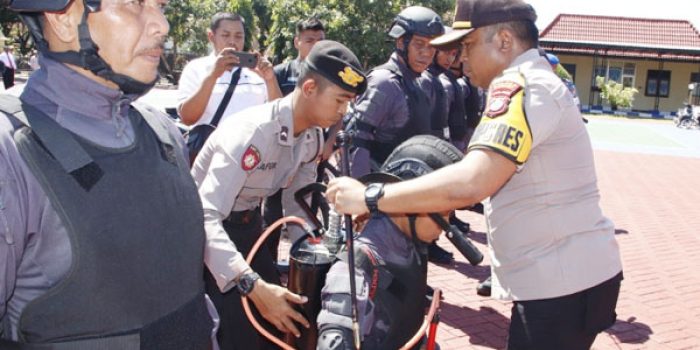https://seputarmadura.com/wp-content/uploads/2020/03/Tim-Jokotole-Bentukan-Polres-Sumenep-Bertugas-Mencegah-Penyebaran-Covid-19.jpg